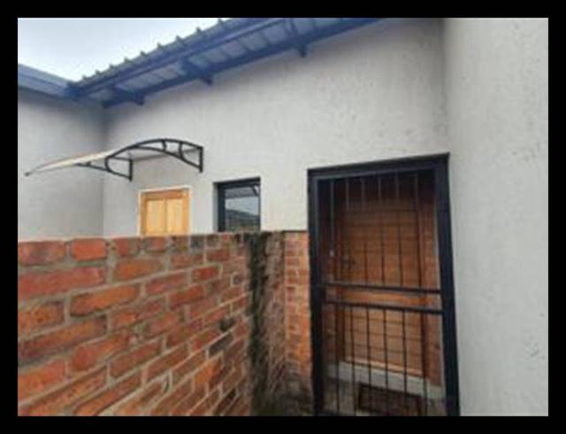 2 BEDROOM CLUSTER FOR SALE IN POMONA